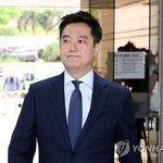 가세연 김세의 경찰 출석…'장사의신' <b>명예</b>훼손 혐의 조사