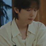 <b>백현</b> 셔츠, 청바지 정보 알고싶다ㅜㅜㅜ