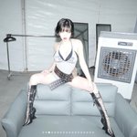 현아, '기절 연출설' 악플에 '쩍벌'로 맞섰다..패왕색의 귀환[핫피플]