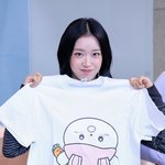 스테이씨 수민 귀시 티셔츠