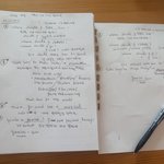 먼저 앉아 생각했다”…윤현민, 가을빛 책상 위→<b>사색</b>의 아침 기록