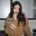 장원영, 슬기, 수지가 선택한 페어 <b>아일</b> 니트 스타일링 방법은?