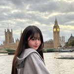 [장원영] 장원영, <b>런던</b>서 빛난 여신 미모…편안한 차림에도 눈부신...