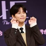 이렇게 친했어? “군<b>복무</b> 중 휴가 나와 결혼식 참석”(가요광장)