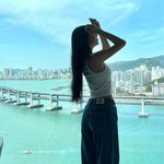 조이, 손에 잡힐 듯한 한줌 허리…크러쉬 또 반하겠어