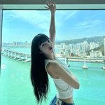 조이, 럭셔리 <b>오션</b>뷰 호텔서 종잇장 몸매 자랑...글래머+한줌허리