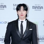 '레슨 삼촌'이라고 불려"...'열정 밈' 은퇴 선언 (더 <b>시즌</b>즈)