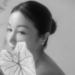 "D-2" 김옥빈, <b>예비</b>남편 없는 단독 웨딩화보 공개…결혼식...