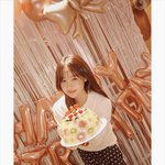 “내가 태어난 날”…<b>최유정</b>, 촉촉한 미소 속 생일→팬 사랑 가득한...