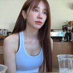 윤은혜, <b>LA</b> 시선 싹쓸이 한 동안 미모+뼈말라 몸매…41세 믿을...