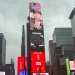 타임스스퀘어마저 ‘<b>뷔</b>존’…<b>전</b> 세계가 방탄소년단 <b>뷔</b> 얼굴