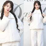 고급빌라 안방마님! 양갈래 묶은 비현실 AI 미모의 인형 <b>메이크업</b>