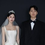 <b>박소현</b> 아나운서'꼬꼬갓' 고수진, 웨딩 사진 공개…'배우 부부'인...