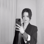 서예지, 거울 셀카 속 근황 공개…복귀 <b>임박</b>?