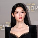  19禁서 제대로 터졌다…'<b>친애</b>하는 X' 2주 연속 1위→7개국서...