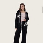 이거 <b>돈지랄</b>인가