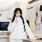 아이더 성수 팝업 폭주, 장원영 등장에 <b>열기</b> 최대치