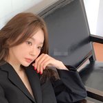 강민경, <b>CEO</b> 포스 제대로…올블랙에 레드네일까지 '美친 아우라'