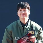 [포토] <b>MC</b> 유재필, 햇살에 비친 느낌 있는 남자