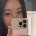 올린 근황 사진 1장…"여전히 동안" <b>폭발적</b> 반응 [RE:스타]