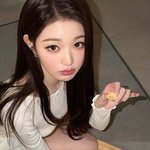 장원영, '원영' <b>칸쵸</b> 못 찾아 서운…극세사 각선미 미니스커트 ...