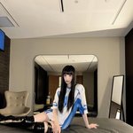 [드루와] ‘<b>져지</b>+롱부츠’ 완벽 소화한 트와이스 미나, 호텔 룸서...