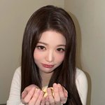 장원영, 입술 쭉 내밀고 삐진 이유...러블리 <b>울상</b>으로 심쿵 유발