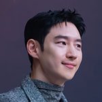 <b>무선</b> 이어폰 때문에 결국 무릎 꿇은 연예인