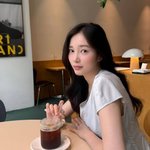 에이프릴 윤채경, 이용대와 열애? 이혼 7년차, 최근 근황까지