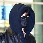 [드루와] [현장포토] "잘생김은, 쉽니다"…정국, 완전<b>무장</b>...