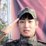 ‘이제는 사회인’ 팬들에게 인사 전하는 <b>박재정</b> [O! STAR 숏폼]