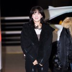 ‘머리부터 발 끝까지 올 블랙 슬갸’ (인천공항 출국) [<b>HD</b>포토]