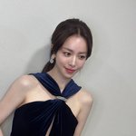 한지민, 가슴부터 배까지 뻥 뚫린 파격 드레스..우아한 청룡여신