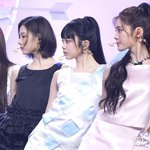 지우 <b>옆태</b> ㅈㅉ지리지않냐