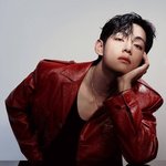 방탄소년단 뷔, 군대 다녀오더니 소년미 벗고 <b>남성미</b>