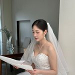 윤채경, '싱글<b>대디</b>' 이용대와 열애설 나더니…웨딩드레스 입었다