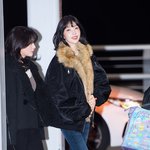 크러쉬 레드벨벳 조이, ‘롱다리 <b>병아리</b>의 등장’ (인천공항 출국)...