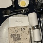 결혼식 올린 이장우조혜원, 예능 대세다운 <b>이색</b> 하객 답례품도 눈길