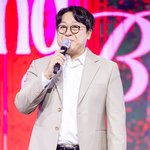 [포토] 허준, 트리플에스 쇼<b>케이스</b> 진행