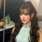 “색으로 말해요”…예린, 몽환적 응시→<b>청량</b> 비주얼 압도