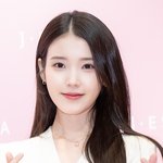 [현장포토] "<b>보석</b> 보다 빛나"…아이유, 반짝이는 미모