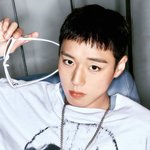 데뷔한 이후로 현재 가장 짧은 머리라는 남돌