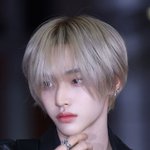 청순한데 <b>퇴폐</b>미까지 있다는 남돌 출국짤