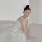 “남다른 <b>미소</b>” ‘일반인과 결혼’ 박진주, 웨딩 촬영 비하인드 공개