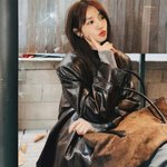 [SCin스타] 레더 재킷·<b>스웨이드</b> 백으로 가을 무드 완성한 윤은혜...