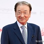 "대본 안 보이셔서 <b>종이</b>에…" 실명 직전이던 故 이순재, 눈물겨운...