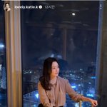 [SCin스타] “나랑 와인 한 잔해요” 김희선, <b>야경</b> 속 우아한...