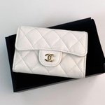 <b>지갑</b> 뭐 살까 색깔 골라줘