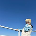 “런낭만을 찾아서”…지예은, 겨울 바다 위→<b>청량</b>한 힐링 한 컷