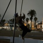 뷔 팔힘으로 <b>외줄</b>타는거 봄????